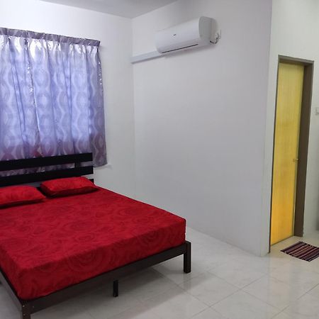 2Storey Asraf'S Homestay Seri Iskandar Exteriör bild