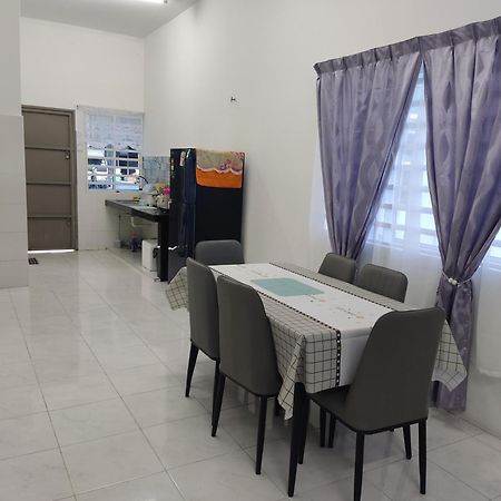 2Storey Asraf'S Homestay Seri Iskandar Exteriör bild