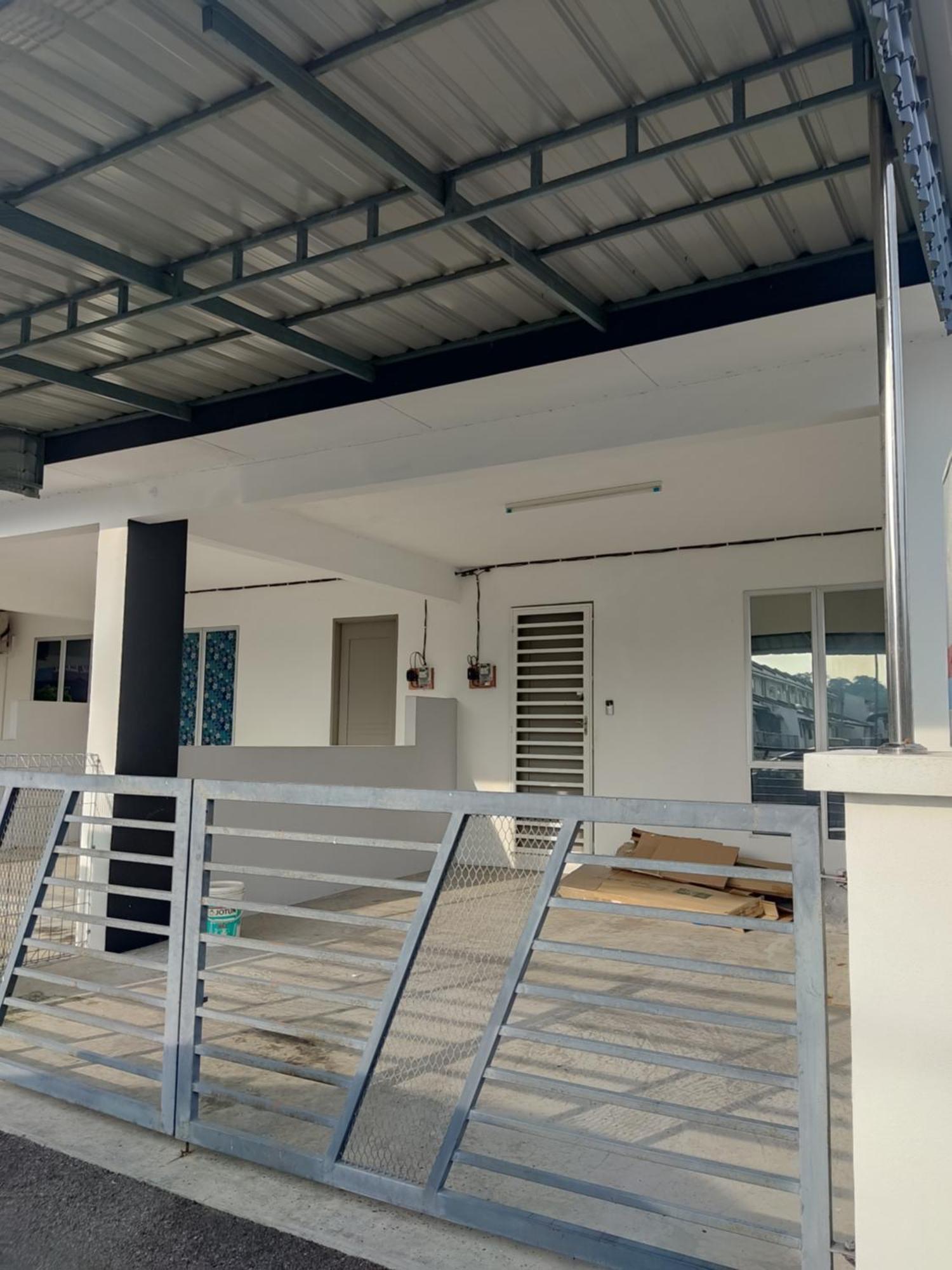 2Storey Asraf'S Homestay Seri Iskandar Exteriör bild