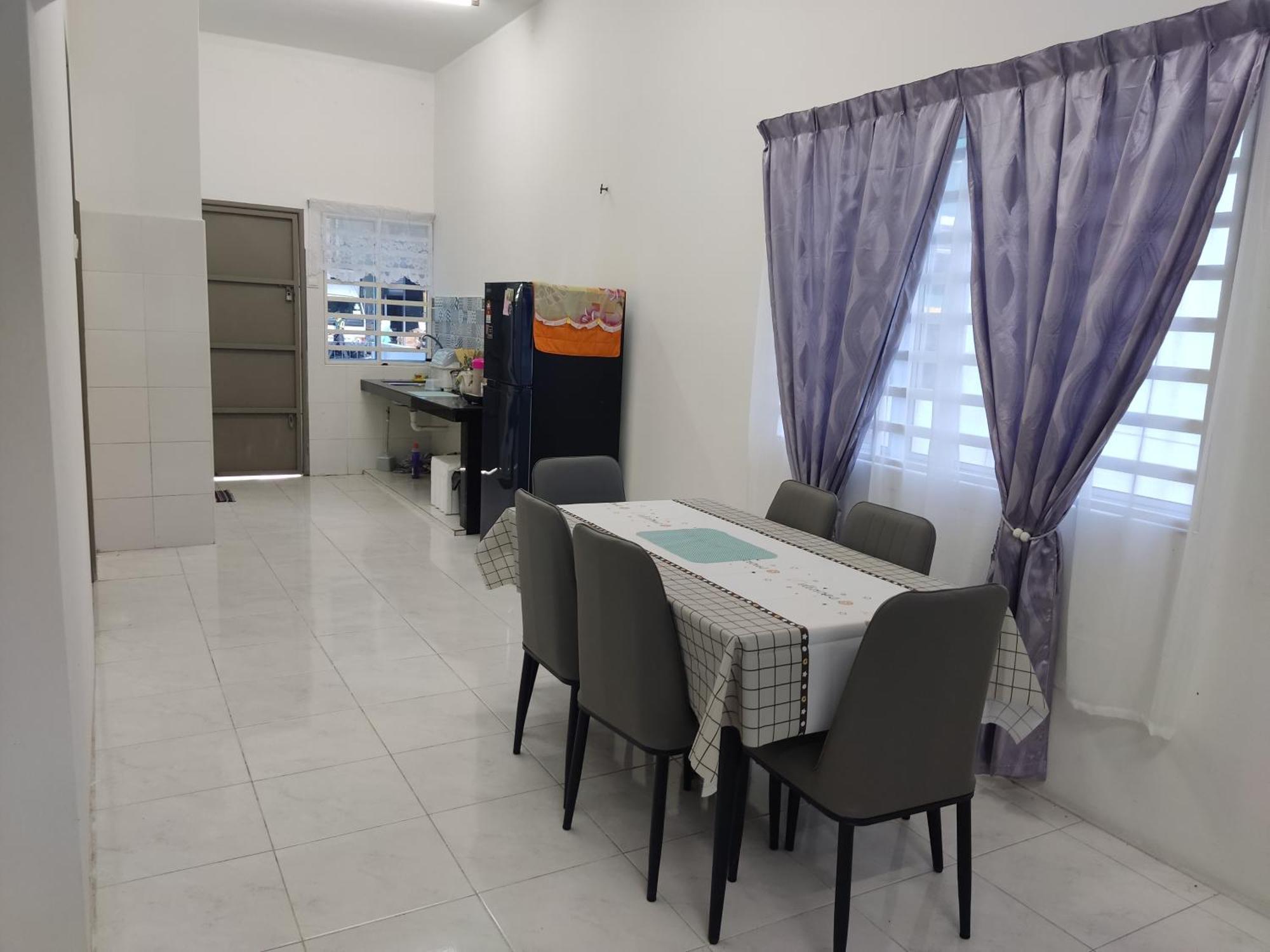 2Storey Asraf'S Homestay Seri Iskandar Exteriör bild
