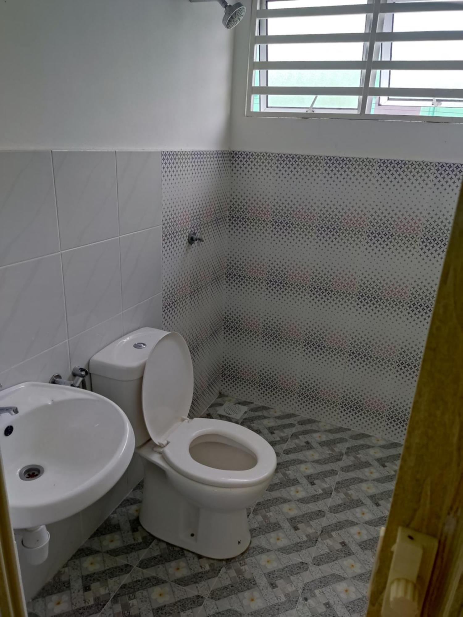 2Storey Asraf'S Homestay Seri Iskandar Exteriör bild